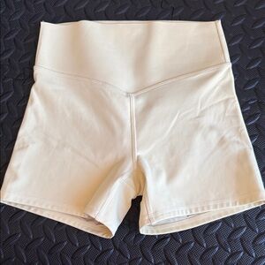 PureLuxe High-Waisted TLC Short 4"